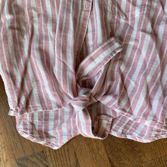 Tie-front top - Picture 3 of 3